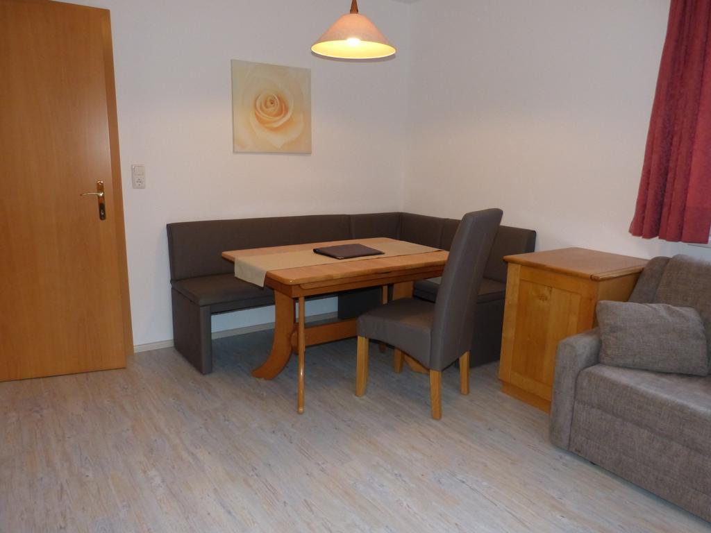 Appartements Alpenland Lermoos Chambre photo